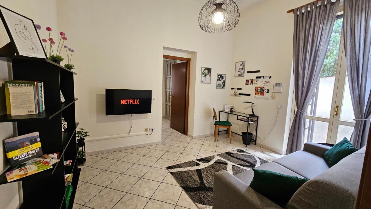 Casa Oltrepo Fresco Centrale Ma Silenzioso Parcheggio Interno Casteggio Екстериор снимка